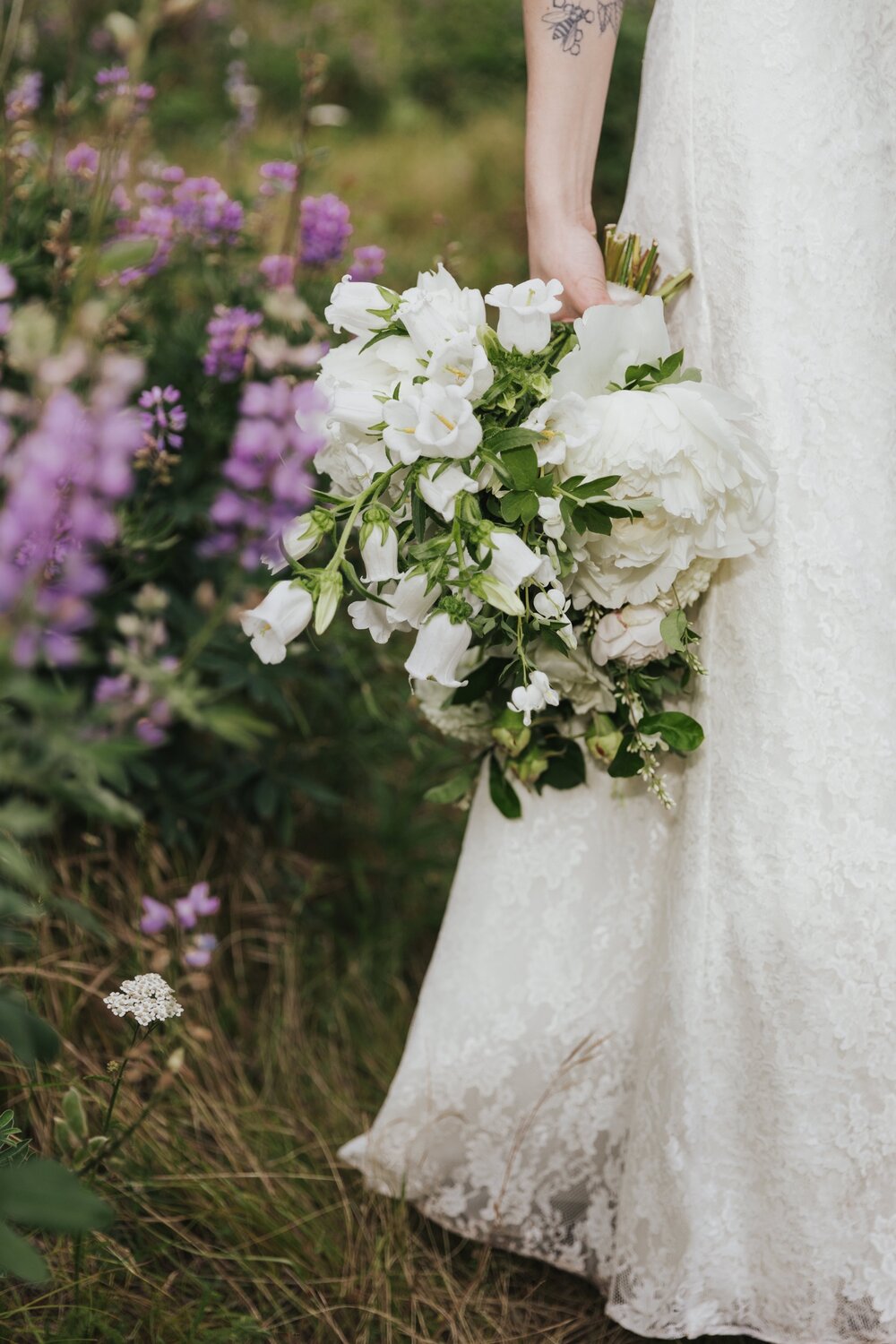 55_All-White-Bridal-Bouquet-Inspiration.jpg